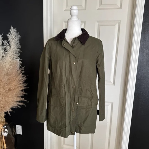 Land’s End Women's Waxed Cotton Utility Barn Coat in Country Green 
size Medium - Picture 6 of 12